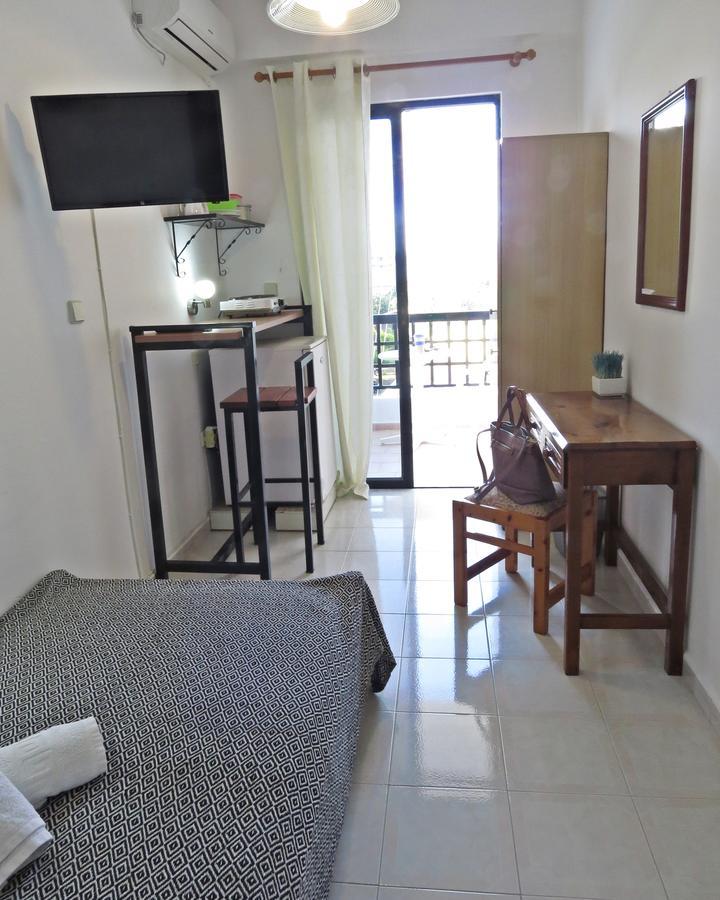 Debby Apartments Ialysos  Zimmer foto